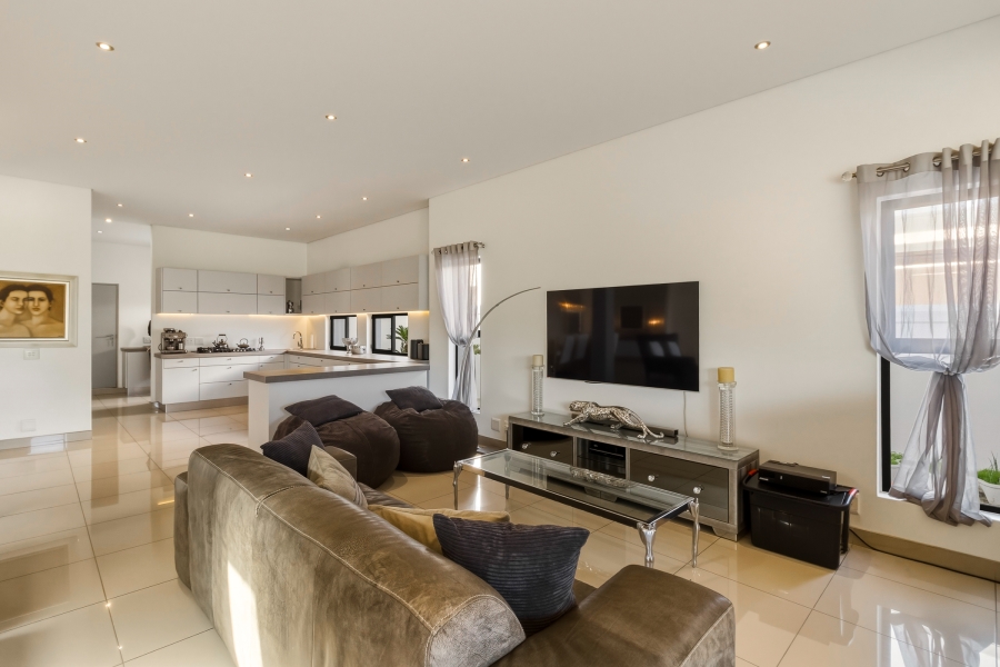 3 Bedroom Property for Sale in Croydon Vineyard Estate Western Cape